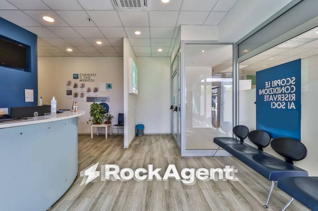 Interno non residenziale - Office via Amilcare Ponchielli, 23, Bologna (neighborhood Savena) - photo 2