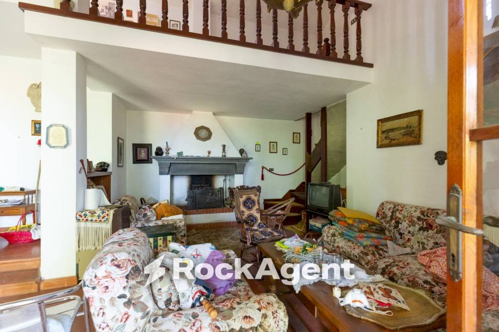 Salone - Villa via Poggio alla Pietra, 9, Lajatico - foto 2