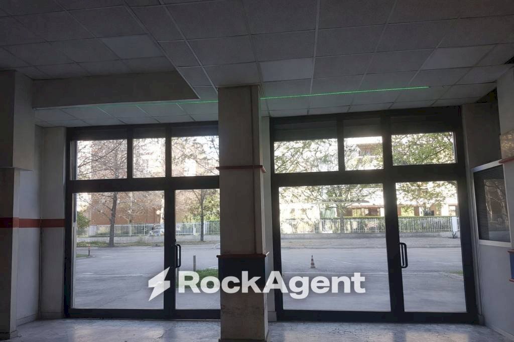 Interno non residenziale - Negozio Milano - foto 2