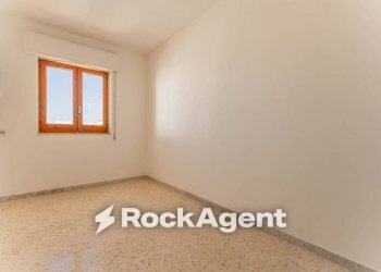 Camera da letto - Three-room apartment via Caprera, 14, Bitonto - photo 4