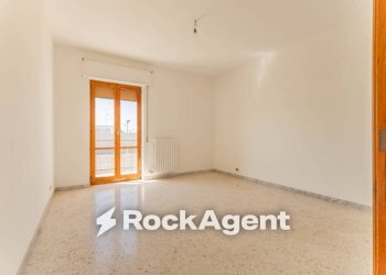 Camera da letto - Three-room apartment via Caprera, 14, Bitonto - photo 5