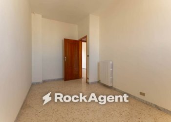 Camera da letto - Three-room apartment via Caprera, 14, Bitonto - photo 11
