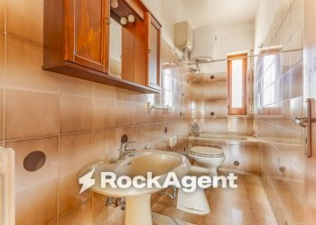 Bagno - Three-room apartment via Caprera, 14, Bitonto - photo 20