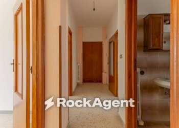 Corridoio - Three-room apartment via Caprera, 14, Bitonto - photo 21