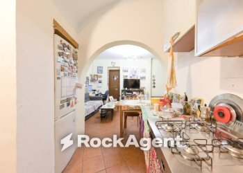 Cucina - Trilocale vico Giannini, Genova (zona Centro Storico) - foto 1