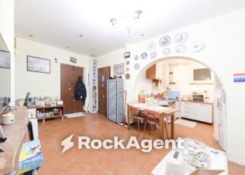 Interno non residenziale - Trilocale vico Giannini, Genova (zona Centro Storico) - foto 2