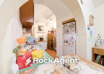 Interno non residenziale - Trilocale vico Giannini, Genova (zona Centro Storico) - foto 10