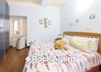 Camera da letto - Trilocale vico Giannini, Genova (zona Centro Storico) - foto 13