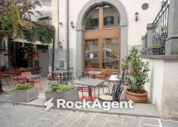 Cortile interno - Shop via Andrea Doria, 18, Viterbo - photo 1