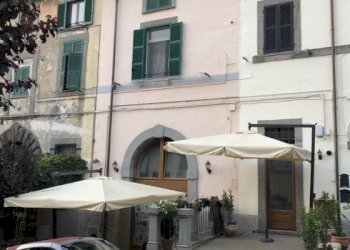 Facciata - Shop via Andrea Doria, 18, Viterbo - photo 21