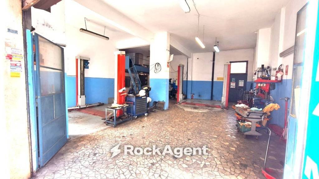 Interno non residenziale - Negozio via Nino Costa, Roma - foto 1