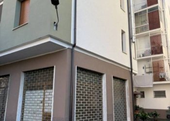 Facciata - Negozio via Bassa, 2, Scandicci - foto 4