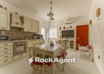 Cucina - Trilocale via Martiri di Via Fani, 25, Valenzano - foto 2