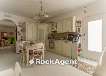 Cucina - Trilocale via Martiri di Via Fani, 25, Valenzano - foto 5