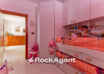 Camera da letto - Trilocale via Martiri di Via Fani, 25, Valenzano - foto 18