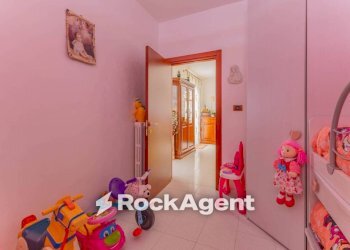 Camera da letto - Trilocale via Martiri di Via Fani, 25, Valenzano - foto 19