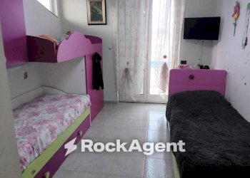 Camera da letto - Appartamento via Leonida Repaci, 7, Monasterace - foto 8