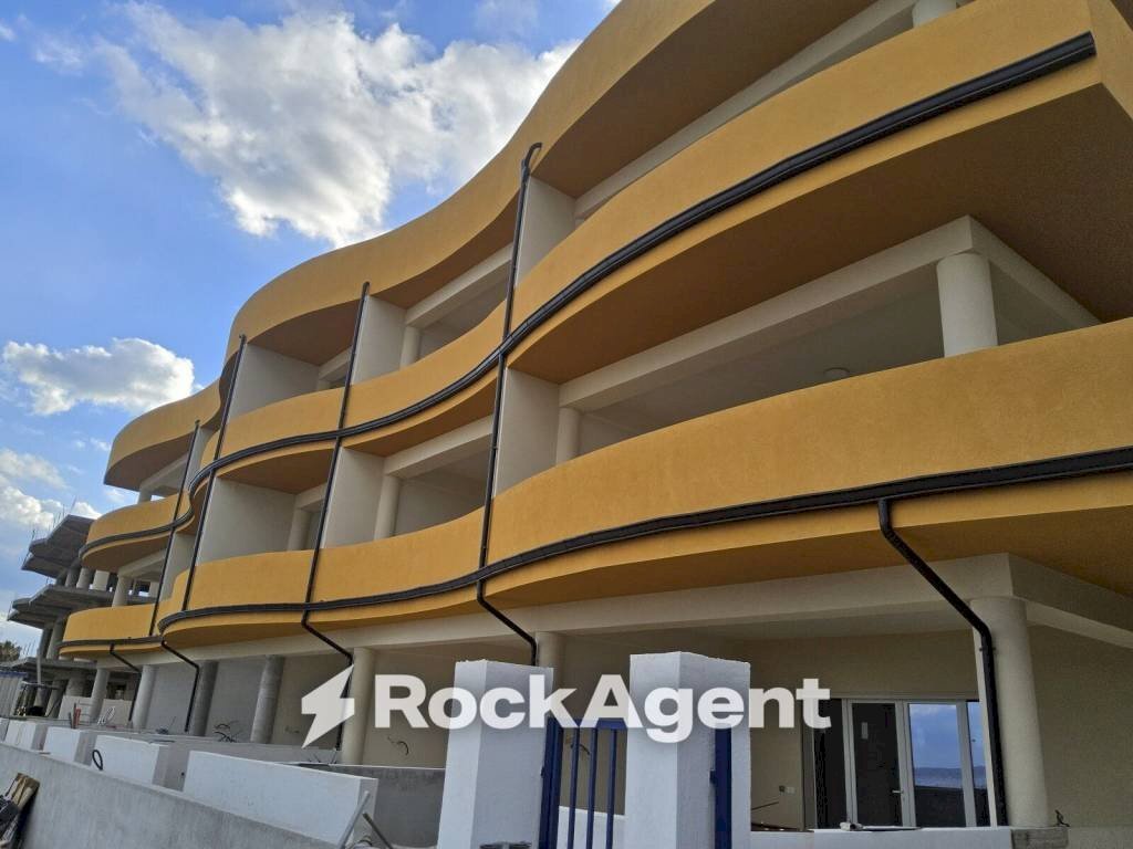 Facciata - Three-room apartment Lungomare delle Palme, Siderno - photo 1
