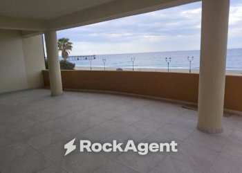Veranda - Three-room apartment Lungomare delle Palme, Siderno - photo 2