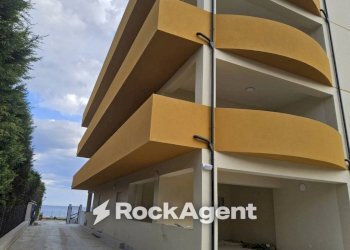Facciata - Three-room apartment Lungomare delle Palme, Siderno - photo 4