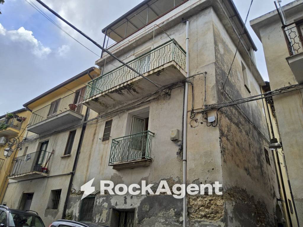 Facciata - Casa indipendente via Giacomo Leopardi, 36, Gioiosa Ionica - foto 1