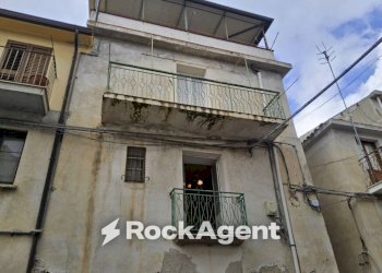 Facciata - Casa indipendente via Giacomo Leopardi, 36, Gioiosa Ionica - foto 2