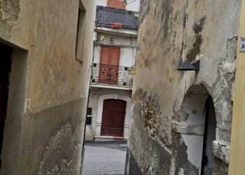 Cortile interno - Casa indipendente via Giacomo Leopardi, 36, Gioiosa Ionica - foto 19