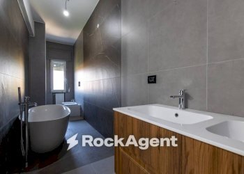 Bagno - Quadrilocale viale Vincenzo de Filippis, 320, Catanzaro - foto 2