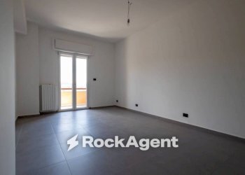 Camera da letto - Quadrilocale viale Vincenzo de Filippis, 320, Catanzaro - foto 8