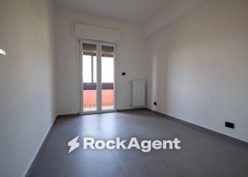 Camera da letto - Quadrilocale viale Vincenzo de Filippis, 320, Catanzaro - foto 9