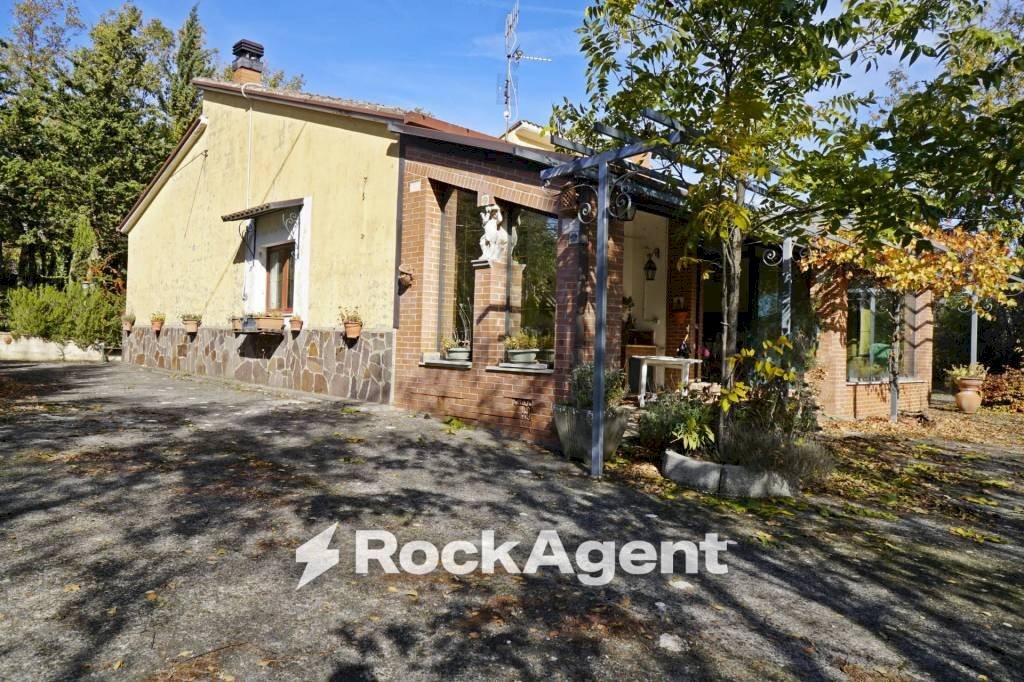 Facciata - Villa via Fontana Camillo, Tito - foto 3