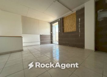 Cucina - Bilocale via del Crocifisso, 115, Latina - foto 27