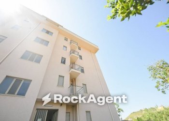 Facciata - Four-room apartment viale Brutium, 10, Catanzaro - photo 33