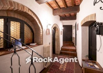 Corridoio - Stabile - Palazzo strada Comunale di Catignano, Gambassi Terme - foto 8