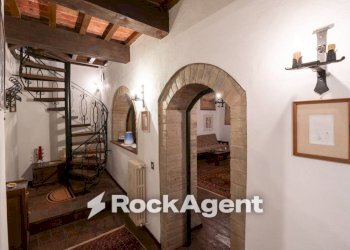 Disimpegno - Stabile - Palazzo strada Comunale di Catignano, Gambassi Terme - foto 9