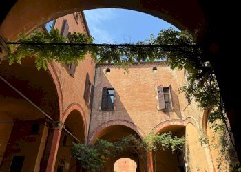 Facciata - Appartamento Via Cesare Battisti, Bologna (zona Centro Storico) - foto 27