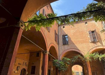 Facciata - Appartamento Via Cesare Battisti, Bologna (zona Centro Storico) - foto 29