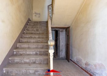 Stable - Palace Via Giacomo Matteotti, 8, Caraglio - photo 7