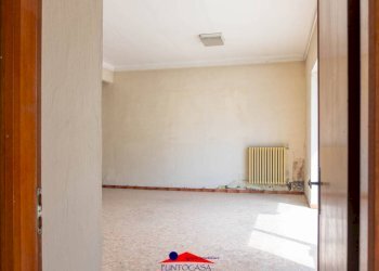 Stable - Palace Via Giacomo Matteotti, 8, Caraglio - photo 8