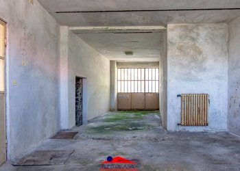 Stable - Palace Via Giacomo Matteotti, 8, Caraglio - photo 11