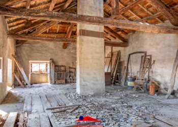 Stable - Palace Via Giacomo Matteotti, 8, Caraglio - photo 35