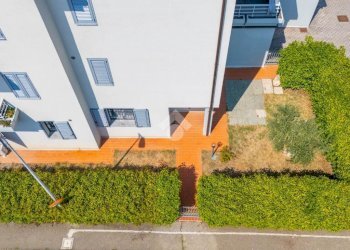 Two-room apartment Via Cavalieri di V. Vento, Quattro Castella - photo 1