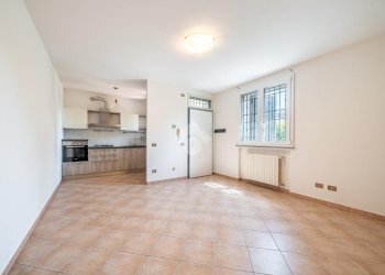 Two-room apartment Via Cavalieri di V. Vento, Quattro Castella - photo 12