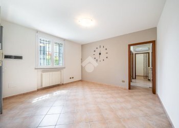Two-room apartment Via Cavalieri di V. Vento, Quattro Castella - photo 14