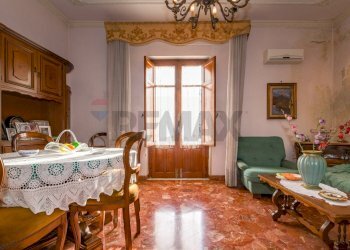 Sala da pranzo - Quadrilocale Via Sferracavallo
151, Palermo - foto 3