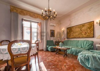 Sala da pranzo - Quadrilocale Via Sferracavallo
151, Palermo - foto 8