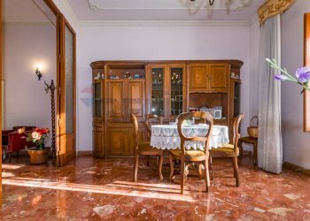 Sala da pranzo - Quadrilocale Via Sferracavallo
151, Palermo - foto 9