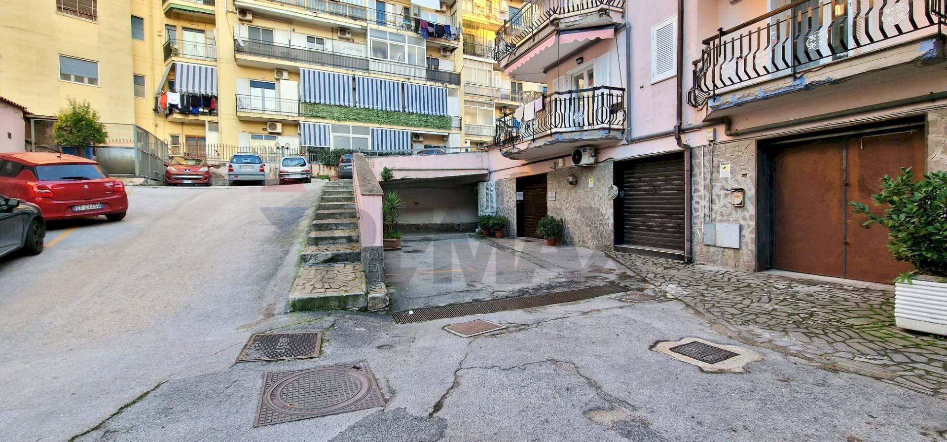 Edificio all\'aperto - Box Corso Umberto I
334, Casalnuovo di Napoli - foto 3
