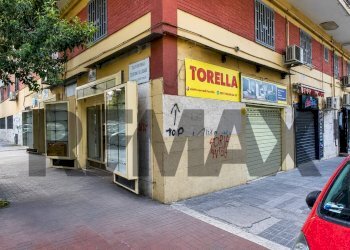 Edificio all\'aperto - Locale Commerciale Viale privato delle nebulose
6, Napoli - foto 1