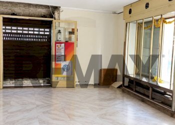 Stanza vuota - Locale Commerciale Viale privato delle nebulose
6, Napoli - foto 4